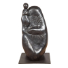 VICTOR BRECHERET,Maternidade - Escultura em bronze patinado - 36x17x18 cm - Peça assinada com Código 4425290 e com documento da Sandra Brecheret )<br />