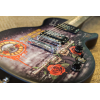 Guitarra Les Paul, Special-II<br />Edição Comemorativa: Guns N' Roses - Not In This Lifetime - Latin America Tour 2016<br />Marca: Epiphone<br />Foram feitas somente 10 unidades deste espetacular instrumento que por sua qualidade e beleza pode ser considerado também uma obra de arte. Seu design único foi criado especialmente para a turnê América Latina. Esta deverá ser a única peça à ficar no Brasil.