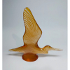 <p>ABRAHAM PALATNIK – Escultura cinética em resina de poliéster - Medidas 27 x 25 cm</p>
