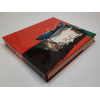 Manabu Mabe - Vida e obra. Introdução de Pietro Maria Bardi. Textos de Jayme Maurício, José Gomez Sicre, Theodore F. Wolff, Yasunari Kawabata, Taro Okamoto e Hideo Kaneko. - Livro de referência para compreender a vida e obra do artista, sem dúvidas a mais completa obra sobre Manabu mabe. Edição de luxo, Trilíngue: Português, Inglês e Japonês, Capa dura com sobre capa, amplamente ilustrado, grande formato 31 x 31 cm, 381 páginas