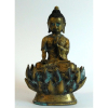 Antiga e excepcional escultura em bronze patinado e dourado representado: Buddah em Meditação Sobre Flor de Lótus com Pote Medicinal. Tailândia - provavelmente anterior ao séc. XIX. Altura 21,5 cm.