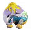 Obra: Sukhi / Artista: Babi Wrobel<br><br>Entidade beneficiada: Elephant Family (www.elephant-family.org)<br><br>Justificativa: Ao saber da Elephant Parade, corri para minha prancheta, feliz e ansiosa para desenhar um dos meus animais favoritos. Elefantes remetem à sorte e a boa fortuna e quem não precisa de um pouco, ou bastante, disso nos dias de hoje?<br />Na mesma hora, me vieram à mente imagens coloridas da Índia e tatuagens de henna.<br />Porém, foi quando vi a opção do elefante sentado com a expressão tranquila, que associei às aulas de Yoga que tomaram conta da orla Ipanema/Leblon, nos últimos tempos.<br />Eu mesma virei adepta recentemente das aulas de yoga na praia. A prática me faz sentir calma e contente e muito mais conectada comigo mesma. Também me sinto muito mais conectada com a cidade e com a natureza tão presente para nós, cariocas.<br />E assim, me veio a idéia de fazer o elefante em posição de lótus saudando essa paisagem maravilhosa que o Rio oferece! Em relação a arte em si, me inspirei nas tatuagens e arabescos feitos em henna, porém, no lugar da temática indiana, optei por trazer os elementos presentes na orla carioca, como o morro Dois Irmãos, o mar, as barracas e coqueiros, etc. O elefante será pintado com tinta acrílica e pretendo usar canetas poska também. Criei o Sukhi para tentar passar um pouco de tranquilidade, alegria e boa sorte para todos que passarem por ele! Sukhi significa Tranquilo em hindu. <br><br>Uso: Interno e Externo - Medidas: Altura 144 cm - Comprimento 173 cm - Largura 104 cm - Peso 35 kg<br><br>Materiais: Fibra de vidro, tinta acrílica e verniz PU.<br><br>*A escultura de elefante é leiloada sem a base*