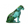 <p dir=ltr style=line-height: 1.656; text-align: justify; margin-top: 8pt; margin-bottom: 8pt;>Obra: Tropical Wild<br />Artista: Danka Umbert<br />Entidade beneficiada: Onçafari e Panthera</p><br /><p dir=ltr style=line-height: 1.38; text-align: justify; margin-top: 0pt; margin-bottom: 0pt;>Inspiração do projeto:  “Através das folhagens e plantas em tons de verde, essa escultura de jaguar é uma homenagem à natureza e um alerta para a importância da preservação das nossas florestas.Ao utilizar as manchas do jaguar inspiradas em seu gato de estimação, o artista mostra a conexão entre as diferentes espécies de felinos, lembrando-nos da importância de cuidarmos dos animais e do meio ambiente. A preservação das florestas é crucial para a sobrevivência do jaguar e de outras espécies, já que é seu habitat natural. Infelizmente, muitas áreas de floresta estão sendo destruídas todos os dias, o que torna o trabalho de preservação ainda mais urgente. </p><br /><p dir=ltr style=line-height: 1.38; text-align: justify; margin-top: 0pt; margin-bottom: 0pt;>Esse projeto artístico é uma forma de lembrar-nos de que todos somos responsáveis pela conservação da natureza, e que cada ação, por menor que seja, pode fazer uma grande diferença. Vamos juntos lutar pela preservação das florestas e do jaguar, garantindo um futuro mais sustentável para as próximas gerações.”</p><br /><p dir=ltr style=line-height: 1.656; text-align: justify; margin-top: 8pt; margin-bottom: 8pt;> </p><br /><p dir=ltr style=line-height: 1.656; text-align: justify; margin-top: 8pt; margin-bottom: 8pt;>Medidas onça: 161x50x198 (AxLxP)<br />Medidas base*: 72x65x198 (AxLxP)<br />Material: Fibra de Vidro, Tinta Acrílica e Verniz PU.</p><br /><p dir=ltr style=line-height: 1.656; text-align: justify; margin-top: 8pt; margin-bottom: 8pt;>Pode ser exposta em ambiente externo.<br />*A base da escultura também faz parte desse lote.</p>
