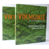 Vik Muniz - Tudo até agora - Catalogue Raisonné 1987/2015 - Pedro Corrêa do Lago - Editora Capivara - 920pag - Dois grandes volumes em capa dura - novo