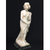 Escultura em Alabastro com base de Mármore - Nú feminino - 62 cm de altura - assinatura ilegível - base 4 cm altura x 21 cm de largura x 22 cm de profundidade