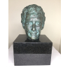 ANGELA ESPÍNOLA - Escultura em Bronze - Busto Ayrton Senna - 20 cm base x 28 cm escultura - assinada - Artista Hiperrealista Atualmente suas obras estão distribuidas em diferentes acervos particulares e órgão públicos