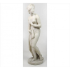 Escultura de mármore finamente esculpido e polido representando figura de deusa Vênus. Alt. 104 x 33 x 30cm. Europa, séc. XIX