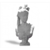 <p>Busto clássico de mármore esculpido e polido representando figura feminina. Alt. 74 x 34 x 24cm. Europa, séc. XIX/XX</p>