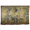 <p>Tapeçaria Aubusson com temática verdure, ricamente ornamentada com pássaros, coqueiros e casario. 244 x 365cm. França, séc. XIX</p>