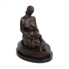 <p>ERNESTO DE FIORI, Maternidade, Escultura de bronze patinado, tiragem 4/8, assinada. Alt. 30 x 26 x 19cm (total c/ base). Datada 1938</p>