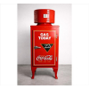 <p>GENERAL ELECTRIC, Geladeira antiga da manufatura Coca-Cola, estrutura de ferro esmaltado na tonalidade vermelha, técnologia de resfriamento na parte superior, marca da manufatura na parte superior. Alt. 165 x 61 x 55cm. EUA, década 40/50 (não testada / pode precisar de revisão)</p>