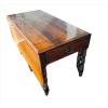 <p>Mesa gate-leg de madeira nobre jacarandá, contém uma gaveta lateral, pernas torneadas e articuladas. Alt. 60 x 110 x 50cm (fechada) (aproximadamente, medidas à confirmar)</p>