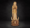 <p>NOSSA SENHORA DA CONCEICÃO, Imagem de goa finamente esculpida à mão, base de madeira entalhada, policromada e dourada. Alt. 32 x 11 x 10cm. Goa, séc. XVII</p>