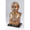<p>Adrien Henri Vital Van Emelen, Busto Dr. Dieulafoy, escultura em bronze, medindo 30x17cm, assinado na lateral da pe&ccedil;a.</p>