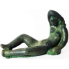 BRUNO GIORGI - Figura Deitada. Escultura em bronze patinado. Medidas: 34 x 14 x 22,5 cm.Assinada “B.G.” no bronze (obra). Déc. 1950. Estado de conservação: Ótimo. Sem base.