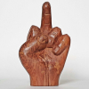 Ai WeiWei - Finger (foda-se). Escultura em Madeira. Medidas: c.19 cm altura. Data: 2018. Acompanha Certificado de Autenticidade e o Livro do Projeto. Este item de edição limitada faz parte da obra Ex Votos (2018) do artista Ai WeiWei e foi manufaturada em Juazeiro no Norte/Ce seguindo as tradições dos artesões locais.Estado de conservação: Ótimo.