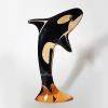 PALATNIK, ABRAHAM - Baleia - Orca. Medidas: c.24x14 cm. Grande Escultura, Assinada Pal. Déc.70. Rara escultura/arte cinética produzida em resina de poliéster com filme preto na sua parte interna. Estado de conservação: bom estado, sem lascados ou bicados.