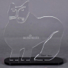 <p><strong>ALDEMIR MARTINS - Gato</strong>. Linda Escultura em Acrílico Transparente. <strong>Medidas: 29x27x10</strong>. Série/Tir: 40/60. Assinada no CID. Certificada no verso com chancela e assinatura de Pedro Martins, Edição da Fundação Aldemir Martins D´apres. Estado de conservação: Ótimo.</p>