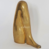 <p><strong>PIETRINA CHECCACCI - Perna</strong>. Rara Escultura em Bronze Polido. Assinada da Peça. <strong>Med: c.18x15 cm. Série/Tir: 11/100.</strong> Estado de conservação: Ótimo.</p>