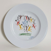 <p>PICASSO, Pablo - Volta da Juventude - Prato em Porcelana Francesa De Limoges - Med: c 26,5 cm diametro - Assinada e Datado 25-7-61 na frente matriz, e no verso com a marcação Limoges e assinado. Estado de conservação: ótimo. Ex-Coleção Sr. Oziel Adrade Lucio - CPF: 751.428.722-15.</p>