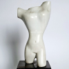 <p>BRUNO GIORGI Torso Escultura em Marmore -Assin na Escultura e na Plaqueta -Med: 27x13x10cm (escultura) e 40cm (Alt Total c/ Base) -Base em marmore negro (13cm). Estado de Conservação</p>