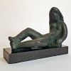 <p>BRUNO GIORGI Fgura Feminina Ecultura em Bronze -Med: 35x22 cm (escultura) -Assinado na B G no bronze. Base em granito de 4,5 cm de altura. </p>