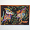 <p>CHICO DA SILVA Peixes T&ecirc;mpera-Guache S/ Tela -Med 45x65 cm (Obra) -Assinada e Datada 1976 no CID -Escola do Pirambu -Com moldura em madeira. no estado, possui marcas/tempo. Chico da Silva Francisco Domingos da Silva (nasceu na regi&atilde;o do Alto Tejo, Acre, 1910 ou 1922/23 &ndash; Fortaleza, Cear&aacute;, 1985) foi um dos principais artistas sem treino art&iacute;stico do Brasil na segunda metade do s&eacute;culo XX. &Eacute; filho de m&atilde;e cearense e pai ind&iacute;gena peruano. Por volta dos 6 anos de idade, mudou-se para o Cear&aacute; onde viveu e produziu a sua obra. Suas pinturas retratam as mem&oacute;rias de inf&acirc;ncia na Amaz&ocirc;nia, em composi&ccedil;&otilde;es figurativas com animais fant&aacute;sticos, seres mitol&oacute;gicos e esp&iacute;ritos da floresta. Fundou a Escola do Pirambu &ndash; localizada na periferia de Fortaleza -, uma potente experi&ecirc;ncia de arte coletiva. Participou de diversas mostras e ganhou em 1966 men&ccedil;&atilde;o honrosa na Bienal de Veneza, a mais celebrada exposi&ccedil;&atilde;o de arte do mundo. A Escola do Pirambu &eacute; uma das experi&ecirc;ncias de arte coletiva mais importantes do Brasil. Foi iniciada em 1964, aproximadamente, pelo artista Chico da Silva, no bairro Pirambu, na periferia costeira de Fortaleza. A Escola era um espa&ccedil;o de forma&ccedil;&atilde;o e produ&ccedil;&atilde;o coletiva que contribuiu para a difus&atilde;o da cultura e a gera&ccedil;&atilde;o de renda para a popula&ccedil;&atilde;o daquela comunidade. Alguns dos artistas que fizeram parte da Escola do Pirambu foram: Bab&aacute; (Sebasti&atilde;o Lima da Silva), Chica da Silva (Francisca Silva) &ndash; filha de Chico da Silva &ndash;, Claudionor (Jos&eacute; Claudionor Nogueira), Ivan (Ivan Jos&eacute; de Assis) e Garcia (Jos&eacute; dos Santos Gomes).</p>