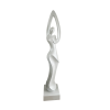 <p>BIA D&Oacute;RIA, Bailarina - escultura em m&aacute;rmore - 200 cm de Altura - Assinada na base</p>