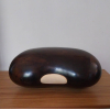 <p>José Bento – Feijão – Escultura em Madeira - 40 X 20 X 20 cm</p>
