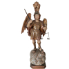 <p>Imagem em madeira policromada representando São Miguel Arcanjo. Acompanha balança e espada em metal nobre. Portugal, século XVIII/XIX. 118 x 50 x 28 cm.</p>