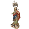 <p>Imagem em madeira representando Nossa Senhora com menino, peanha composta por três cabeças de anjos. 97 cm.</p>