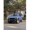 <p>1989 Range Rover Classic V8 quatro portas<br /><br />Azul Alasca com interior em couro preto<br /><br /> Primeira série da lenda britânica considerado precursor dos SUVs de luxo<br /><br />Motor V8 3.5<br />Câmbio automático<br />Tração 4x4 permanente<br />Ar-condicionado<br />Bancos em couro elétricos<br />Painel com acabamento em nogueira<br />Rodas de liga originais, inclusive estepe<br />Pneus Pirelli Scorpion ATR Sport<br />Para barro<br />Esguicho de farol<br />Vidros originais Triplex<br />Chave reserva<br />89 mil milhas<br />Restaurado pelo proprietário anterior que o importou dos EUA<br />Placa preta final 8<br />Isento de IPVA<br /><br />Para marcar sua visita, entre em contato pelo telefone 35 9732-1717.</p>