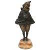 Demetre H. Chiparus (1886-1947) - Bela escultura art-deco, em bronze patinado francês, representando Pierrot. Base em ônix. Artista de cotação internacional, catalogado em diversos livros. Assinado no bronze H. Chiparus. Alt. total 22,5cm.