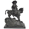 Assinatura Ilegível - Escola Russa - Escultura em bronze, Séc. XIX, representando Cavaleiro. Assinada. Base em mármore. (falta parte da espingarda). Med. 34x27x13cm. 