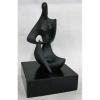 Vera Torres - Escultura em bronze, representando Nu Feminino estilizado. Base em granito. Alt. total 31cm. 