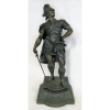 Waagen - Bela escultura alemã, em petit-bronze, representando General Romano (falta acabamento de um adereço no capacete e espada necessita prender). Artista de cotação internacional, catalogado em diversos livros. Alt. 59 cm.