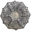 Belíssimo medalhão estilo D. João V, contraste Porto Águia, profusamente cinzelado em conchas, volutas, flores e folhas. Diam. 58, 5 cm. P. 2.640 gr. (Este ítem não se encontra no local do leilão).