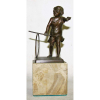 M. Kratz - Escultura em bronze alemão, representando A brincadeira. Base em mármore. Artista citado em livros e de cotação internacional. Alt. total 18cm.