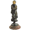 Alonzo - Escultura francesa em bronze e marfim, representando Musicista. Base em mármore. Artista catalogado em diversos livros e de cotação internacional. Alt. total 23cm. 