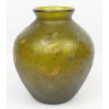 Legras- Vaso bojudo francês, de coleção, em pasta de vidro no tom verde, decoração cameo de flores e folhagens com resquícios de policromia e detalhes em dourado. Alt. 21,5cm. 