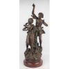 Rancoulet - Escultura em petit bronze, francês, representando Le Genie du Progres. Base em metal. Artista catalogado em diversos livros e de cotação internacional. Alt. 63,5cm.