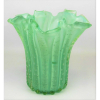 Raro vaso em murano italiano, anos 50, na cor verde água, com trabalhos em gomos e decorada internamente com bolhas de ar. Borda recortada. A raridade da peça está na sua cor. Alt. 25cm.