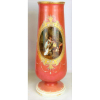 Magnífico e imponente vaso em opalina francesa Baccarat, do séc. XIX, na cor salmão, decorado em reserva com pintura de cena de galanteio. Ricos detalhes em dourado e esmaltados em policromia, com trabalhos de flores e perolados em relevo. Apresenta pequenos desgastes do tempo no dourado. Alt. 48cm. 