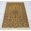  Tapete Isfahan, ponto fino. Assinado. Med. 1,65x1,08 = 1,78m2. 