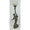 Assinatura Ilegível - Luminária de mesa para uma luz em metal na forma de gueixa, sustentando tulipa em vidro suavemente iridescente. Base em mármore. Alt. total 61cm.