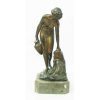 L. Eisenberger - Escultura alemã em bronze representando Nu feminino. Assinada. Base em mármore. Artista ativo 1895 a 1920, citado em diversos livros e de cotação internacional. Alt. total 18cm.
