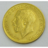 Moeda de coleção em ouro 22k, de uma libra esterlina no verso São Jorge datada de 1917 e no anverso efígie de George V. Peso 8g. Este ítem não se encontra no local do leilão.