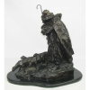 A. Matos - Imponente grupo escultórico em bronze patinado, representando Casal de camponeses com ovelhas. Peça assinada e datada. Base em mármore negro. Med. total 43,5x45,5x32cm.