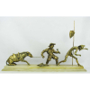 Belíssimo grupo escultórico em bronze dourado, representando Don Quixote e Sancho Pansa Base em pedra natural, com pequenos bicados e batidinhas. Med. total 47x76,5x20cm.