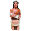 Teca - Escultura em barro cozido, policromada, representando Maternidade. A artesã nasceu em Minas Gerais, em Santana do Araçiai, Vale do Jequitinhonha. Alt. 69 cm.